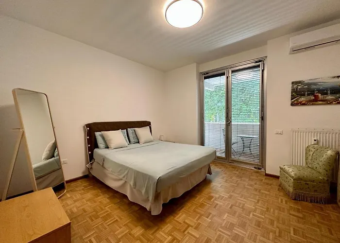 Aurora Gargen In Centro Trieste